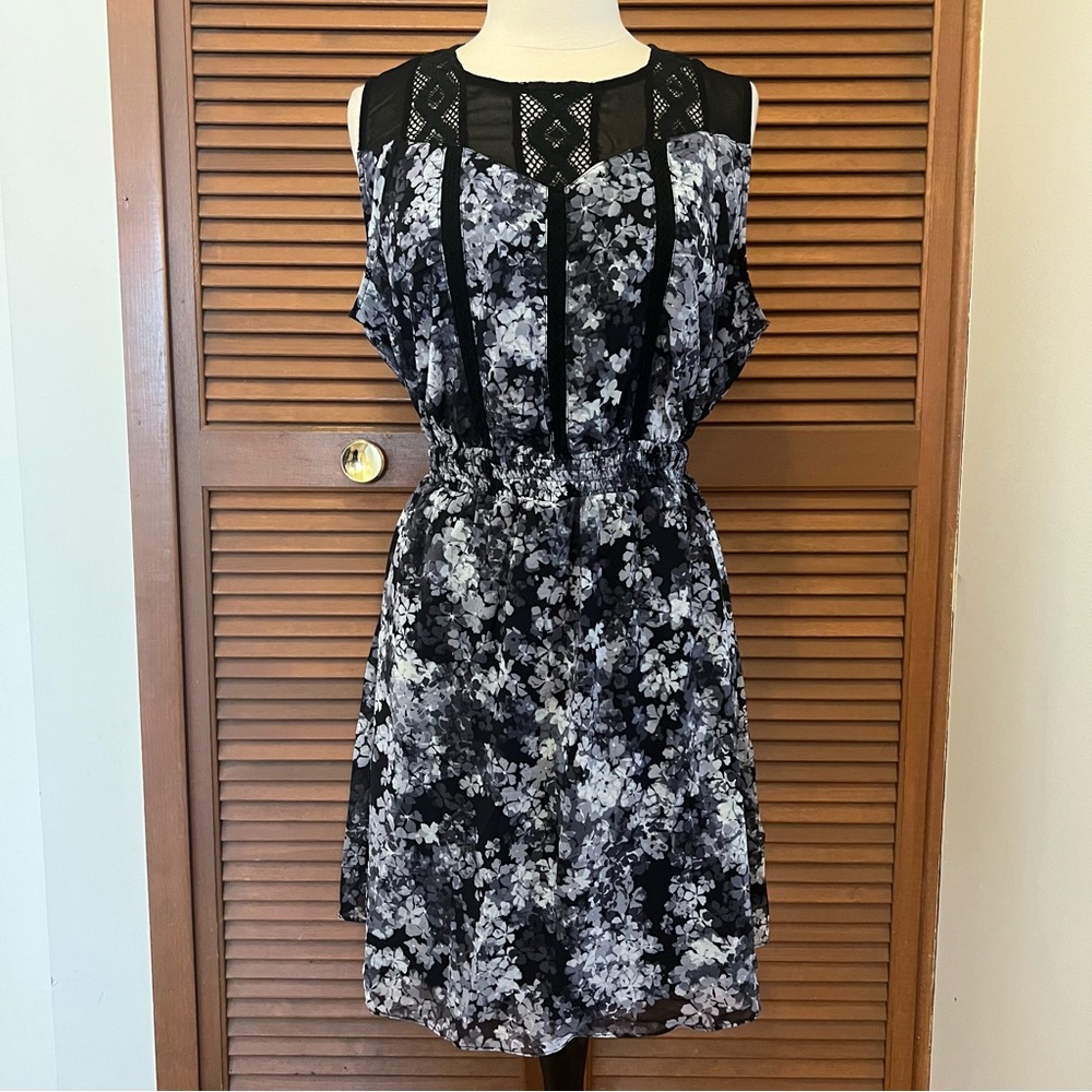 City Chic black gray floral sleevless dress NWT 18 plus size